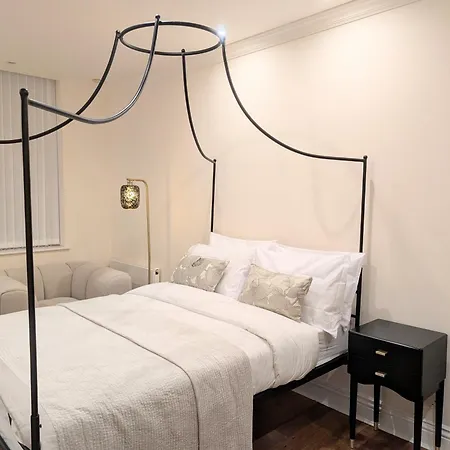Mayfair Place 8 Yard